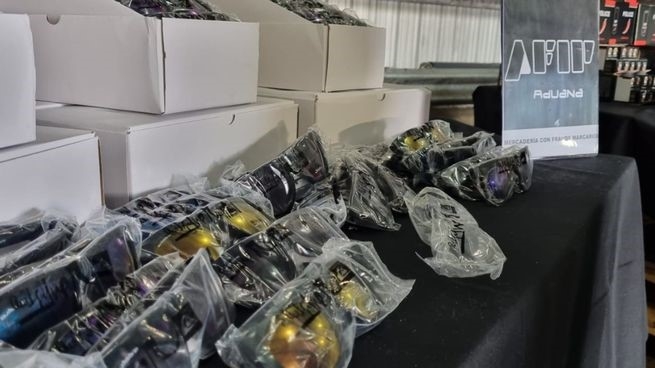 Advierten sobre los peligros de comprar anteojos de sol truchos