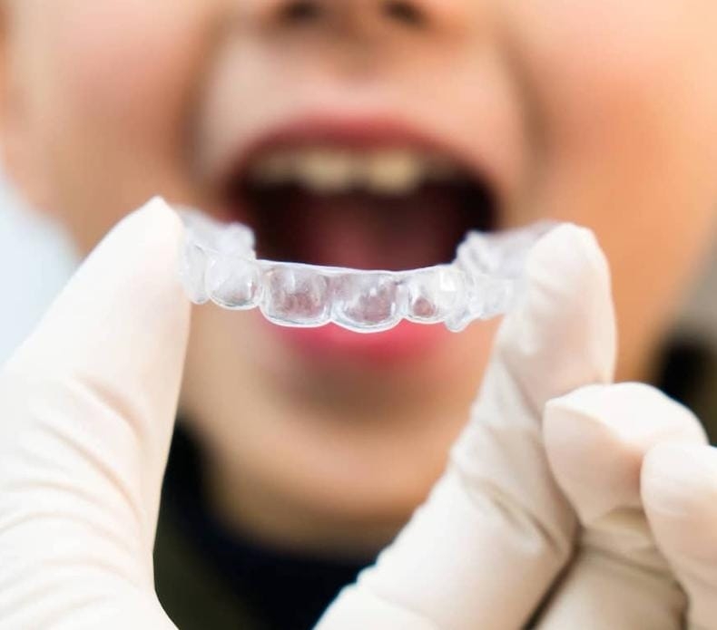 Ortodoncia invisible para niños y adolescentes